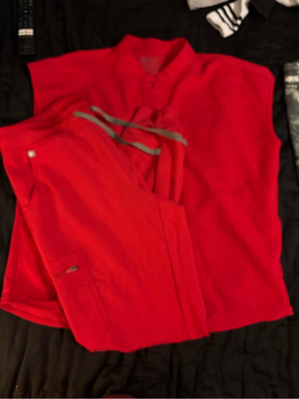 Figs women’s Red Jogger scrubs